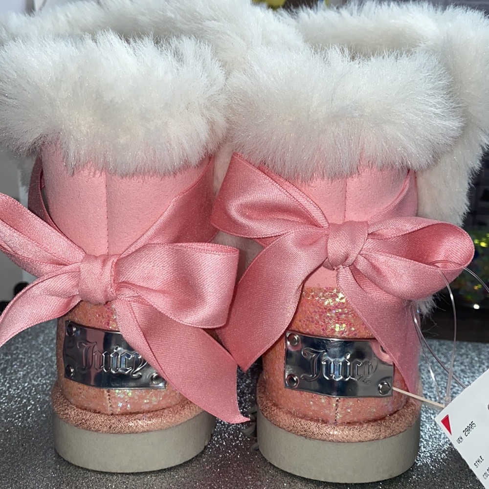 Boots - Picture 5 of 11